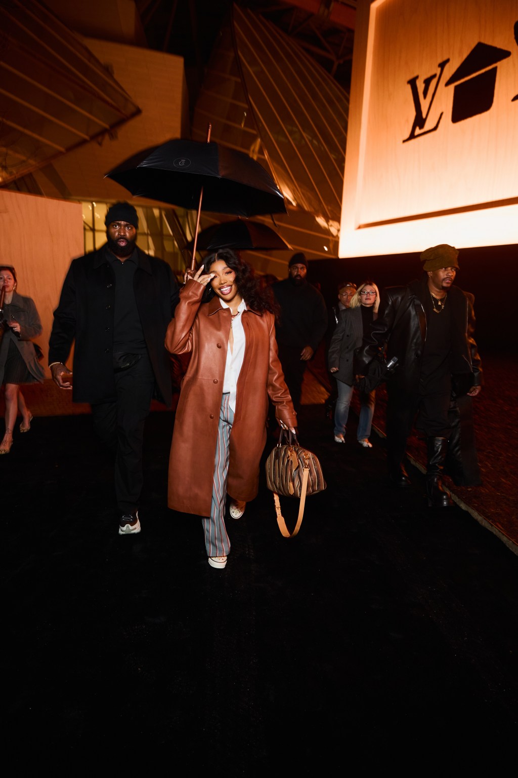 SZA la Paris Fashion Week în Vans custom&nbsp;1-of-1