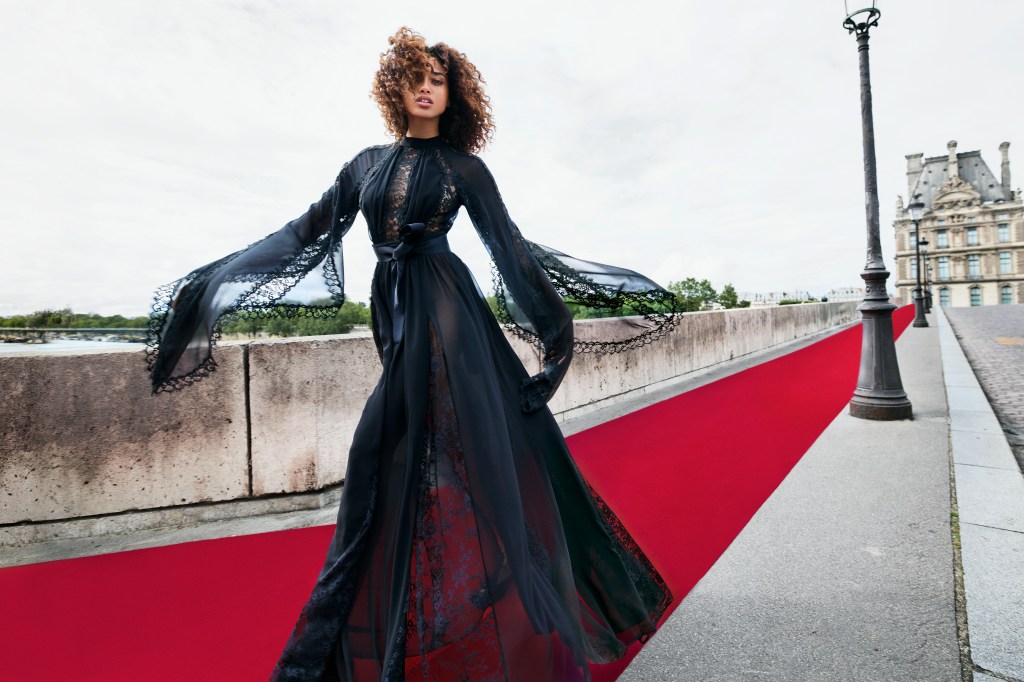 H&M face echipă cu Elie Saab. Cum arată noua colecție inspirată de universul haute&nbsp;couture